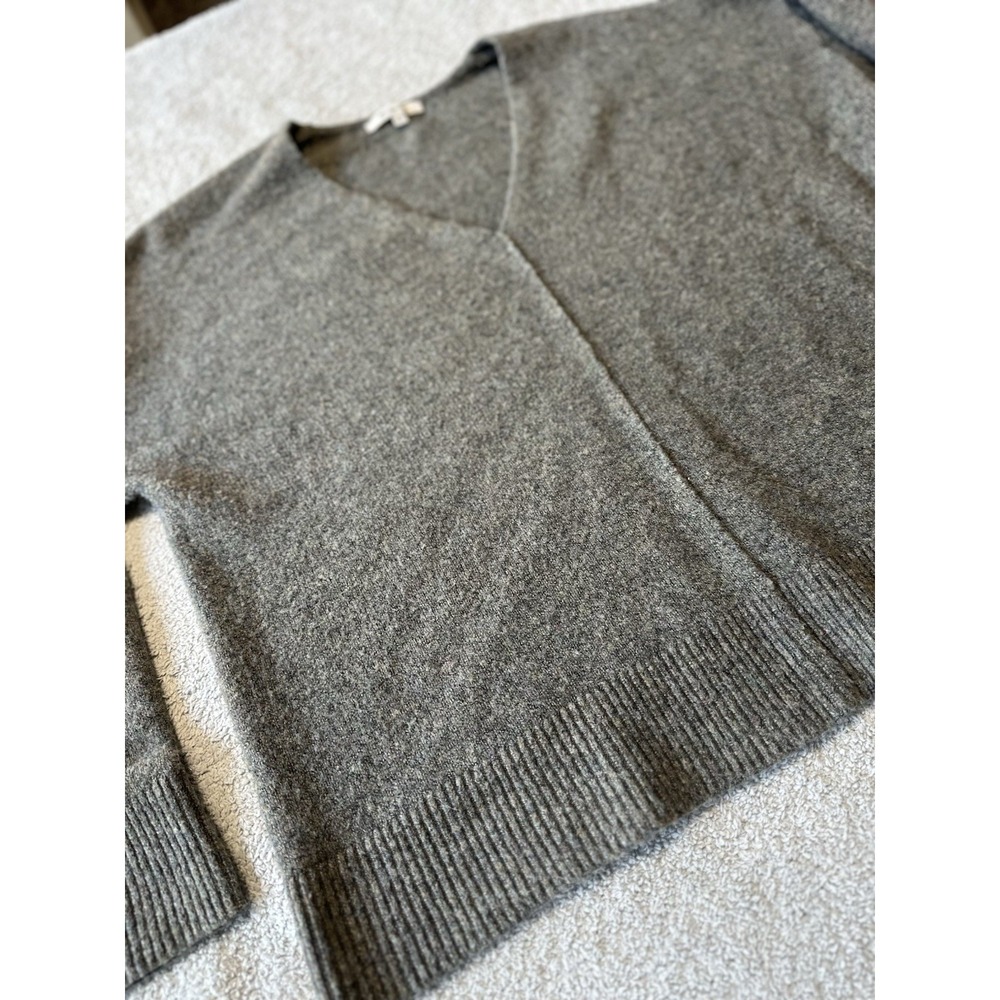 Madewell Donegal‎ Bartlett V-Neck Pullover Sweater in Coziest Yarn Gray Size L - Picture 5 of 12
